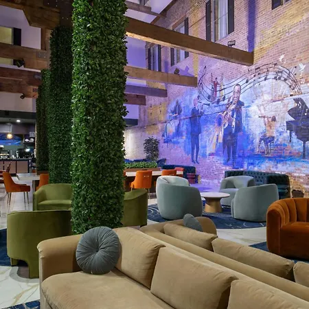 Courtyard By Marriott Warehouse Arts District 3*