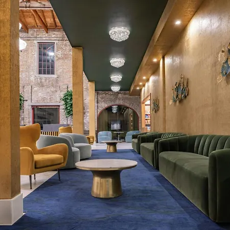 Springhill By Marriott Warehouse Arts District 3*