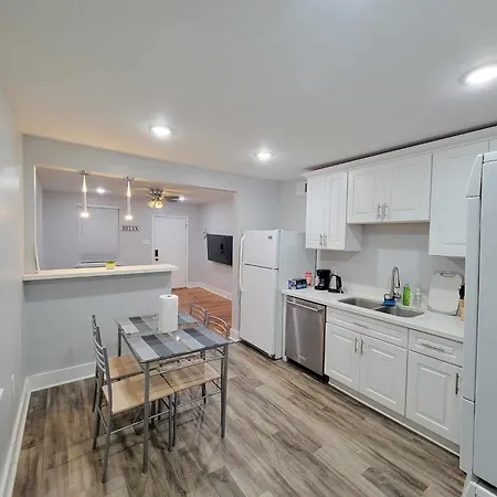 Apartment New Entire Ready For Your Next Vacation! New Orleans