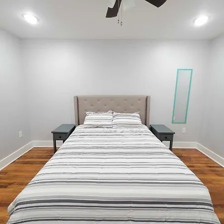 Apartment New Entire Ready For Your Next Vacation!