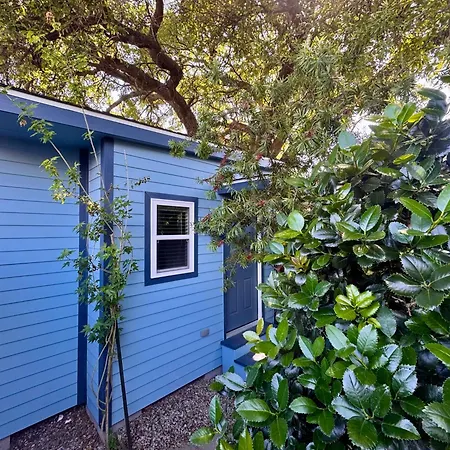Charming Under Oak Tree 2 Mins Walk To Magazine Quiet Neighborhood Apartment