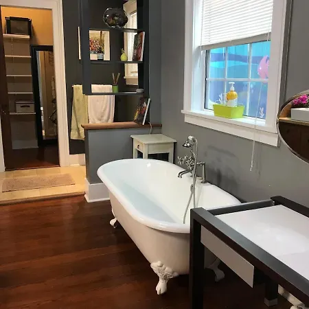 Eclectically Furnished In The Heart Of Nola * New Orleans