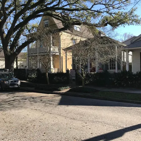 Eclectically Furnished In The Heart Of Nola