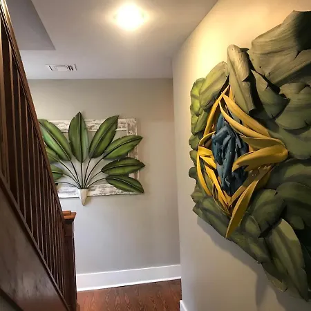 Eclectically Furnished In The Heart Of Nola *