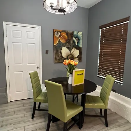 Cozy Frenchmen St Apartment