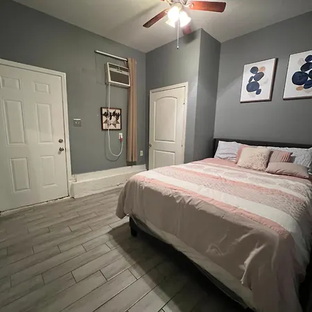 Cozy Frenchmen St Apartment