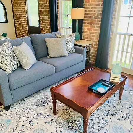 Charming Creole 2 Blocks Across Rampart St From French Quarter Holiday home New Orleans