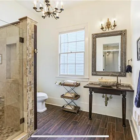 Charming Creole 2 Blocks Across Rampart St From French Quarter Holiday home