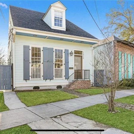 Charming Creole 2 Blocks Across Rampart St From French Quarter