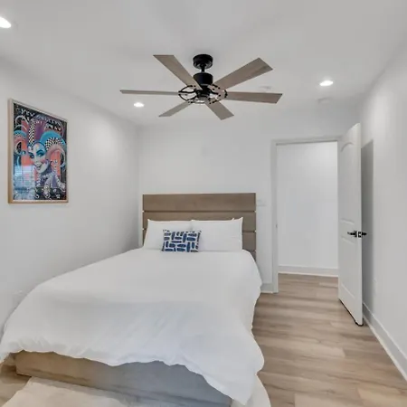 Spectacular Sleep 20 Near Fq W Pool Hotel