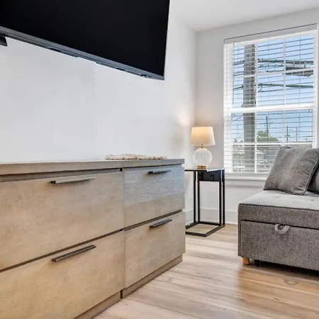 Spectacular Sleep 20 Near Fq W Pool Hotel *