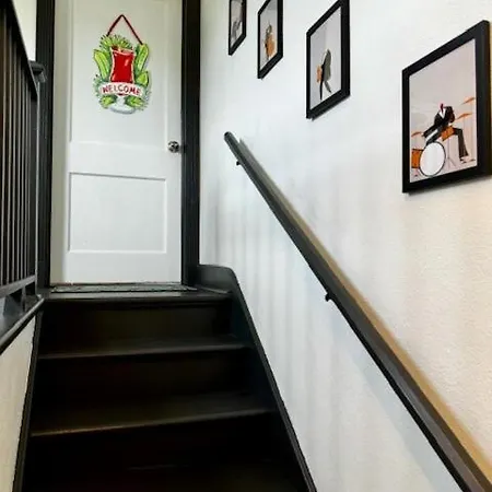 Renovated Charming 2br Close To French Quarter *