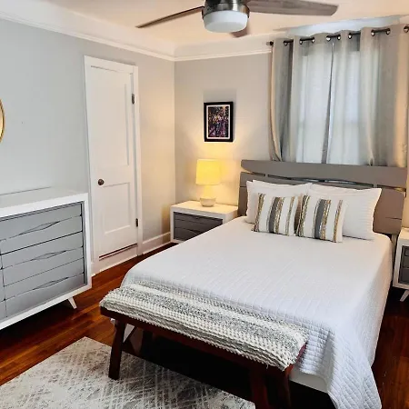 Renovated Charming 2br Close To French Quarter Apartment *