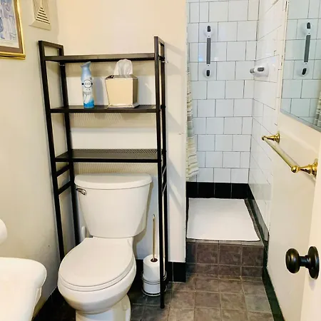Hidden Jewel Btwn French Quarter & Frenchmen St Apartment