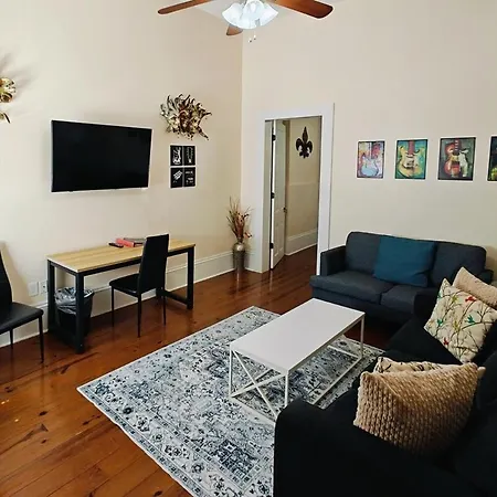 Tchoup House One