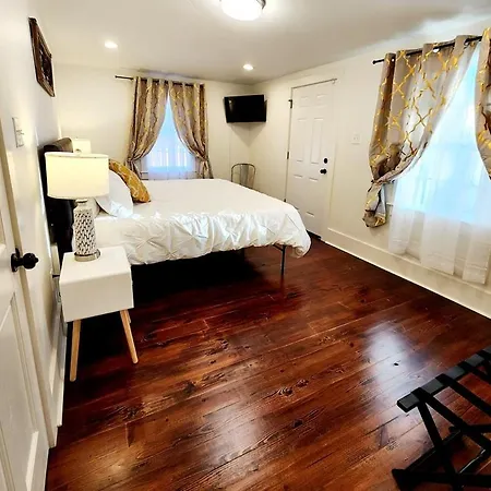 Treme Treasure Holiday home *