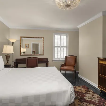 Mazarin Hotel