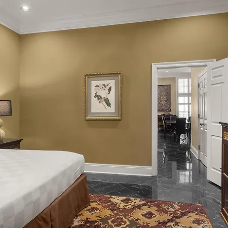 Mazarin Hotel 4*