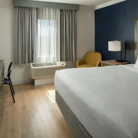 Hotel Express By Marriott 1-10 3*