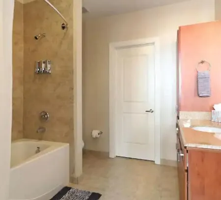 Beautiful Walk To French Quarter, Pool, Gym, View Apartment *