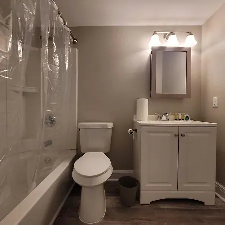 Lakeview Townhome W King Bed & Game Holiday home