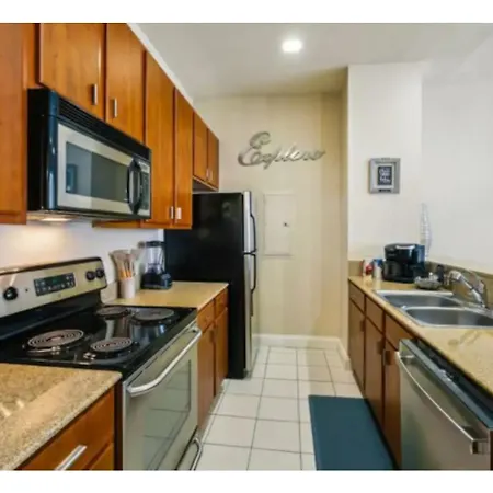 Apartment Beautiful Walk To French Quarter, Pool, Gym, View