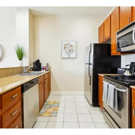 Beautiful Walk To French Quarter, Pool, Gym, View * New Orleans