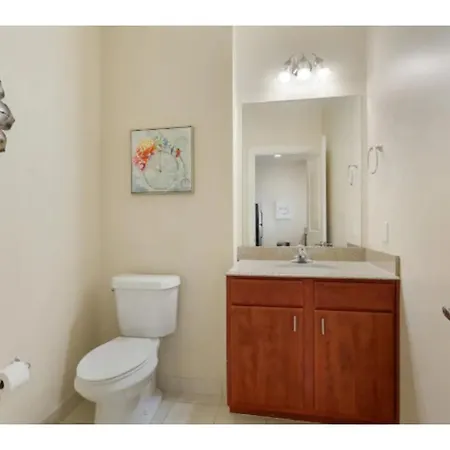 Apartment Beautiful Walk To French Quarter, Pool, Gym, View
