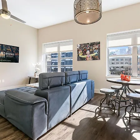 Stylish 1-bed Just Moments Away From The Charming French Quarter