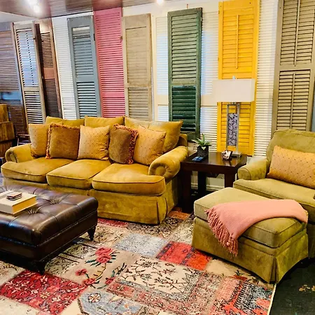 Hidden Jewel Btwn French Quarter & Frenchmen St Apartment