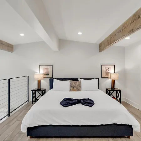 Holiday home 2br Loft Near French Quarter W Full Kitchen *