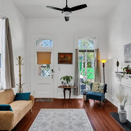 Entire Bywater Great Location