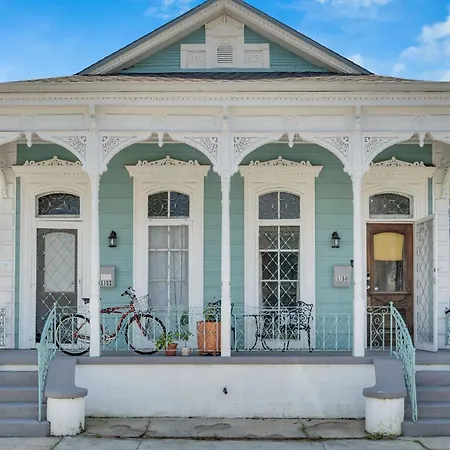 Entire Bywater Great Location