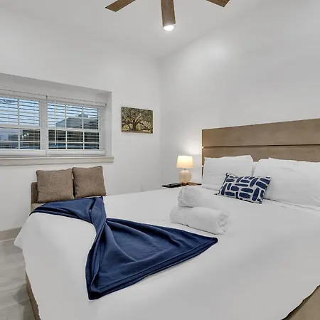 Sleeps 24-spacious Near Fq W Pool New Orleans