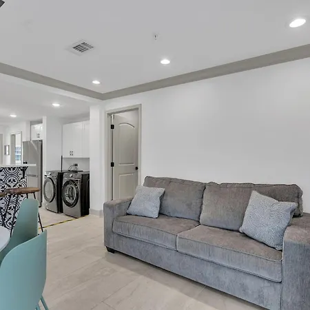 Sleeps 24-spacious Near Fq W Pool * New Orleans