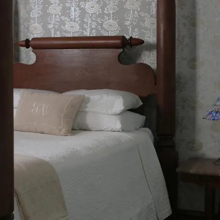 Grand Victorian Bed & Breakfast 3*
