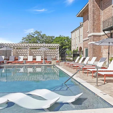 Aparthotel Bywater 3*