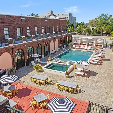 Bywater Aparthotel 3*