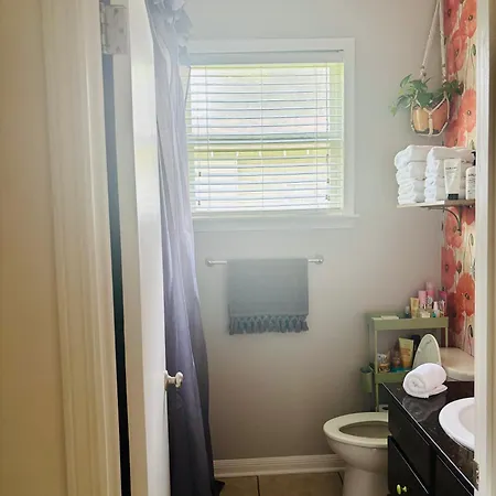 Charming Creole Near French Quarter * New Orleans