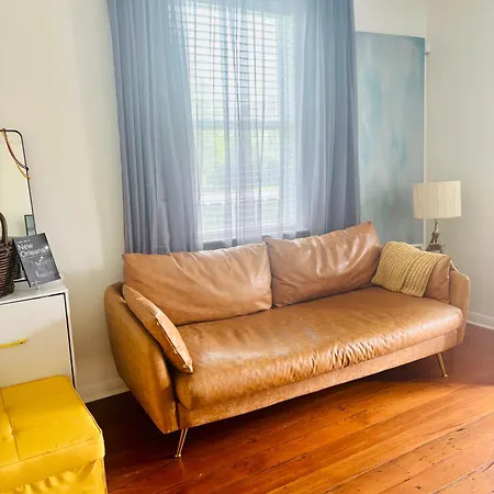 Charming Creole Near French Quarter Apartment