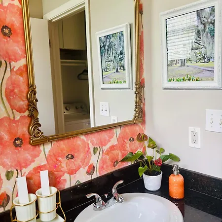 Charming Creole Near French Quarter