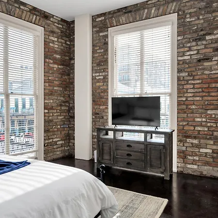 Apartment Brick & Beam Retreat Near Nola Attractions
