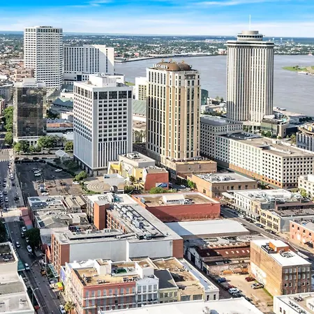 Apartment Brick & Beam Retreat Near Nola Attractions