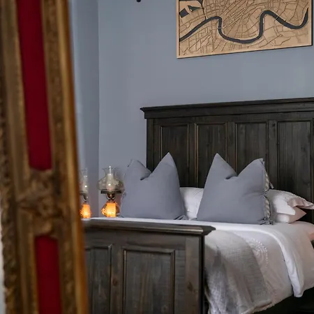Holiday home Luxury Historic Shotgun In Lower Garden District