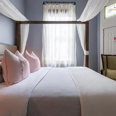 Luxury Historic Shotgun In Lower Garden District Holiday home