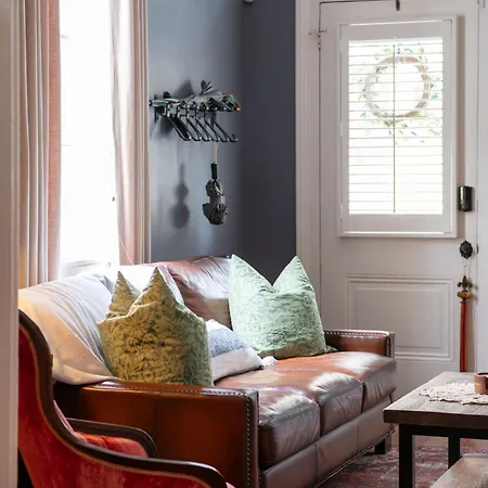 Holiday home Luxury Historic Shotgun In Lower Garden District *