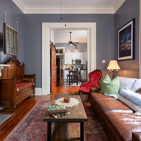 Luxury Historic Shotgun In Lower Garden District Holiday home *