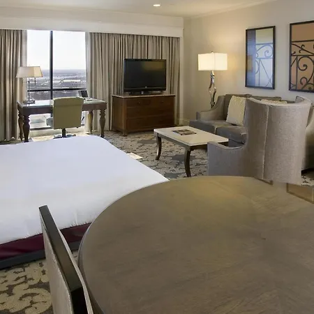 Hilton Riverside Hotel 4*