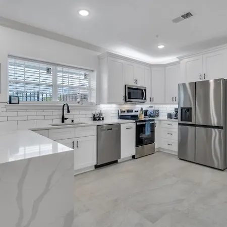 Sleeps 24-spacious Near Fq W Pool * New Orleans