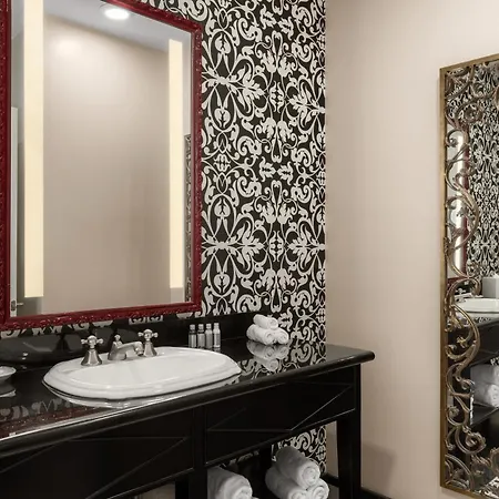 Hotel Dauphine Orleans 3*